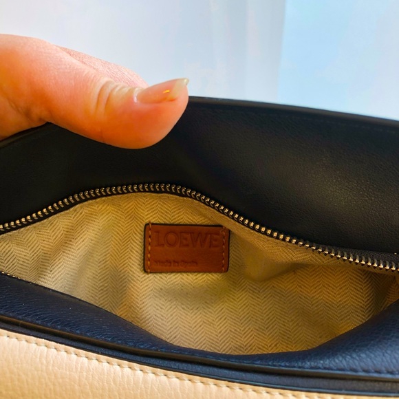 Loewe puzzle bag medium size 👜 - Picture 4 of 9